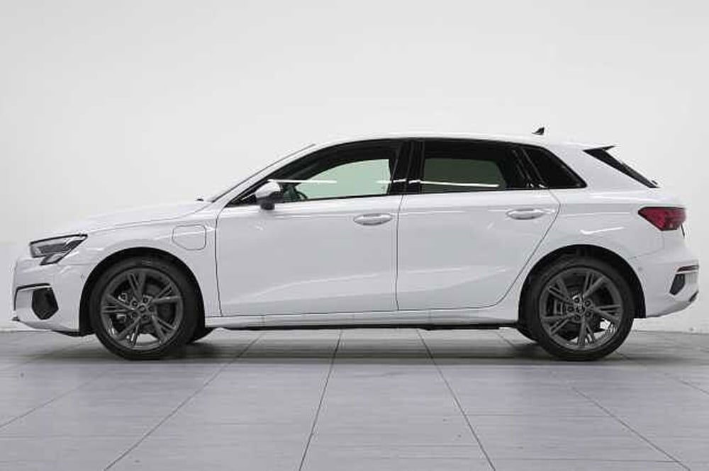 Audi A3 Sportback nuova a Como (3)