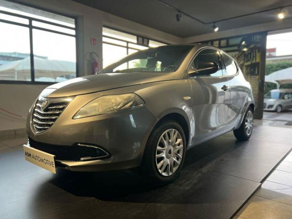 Lancia Ypsilon usata a Napoli (3)