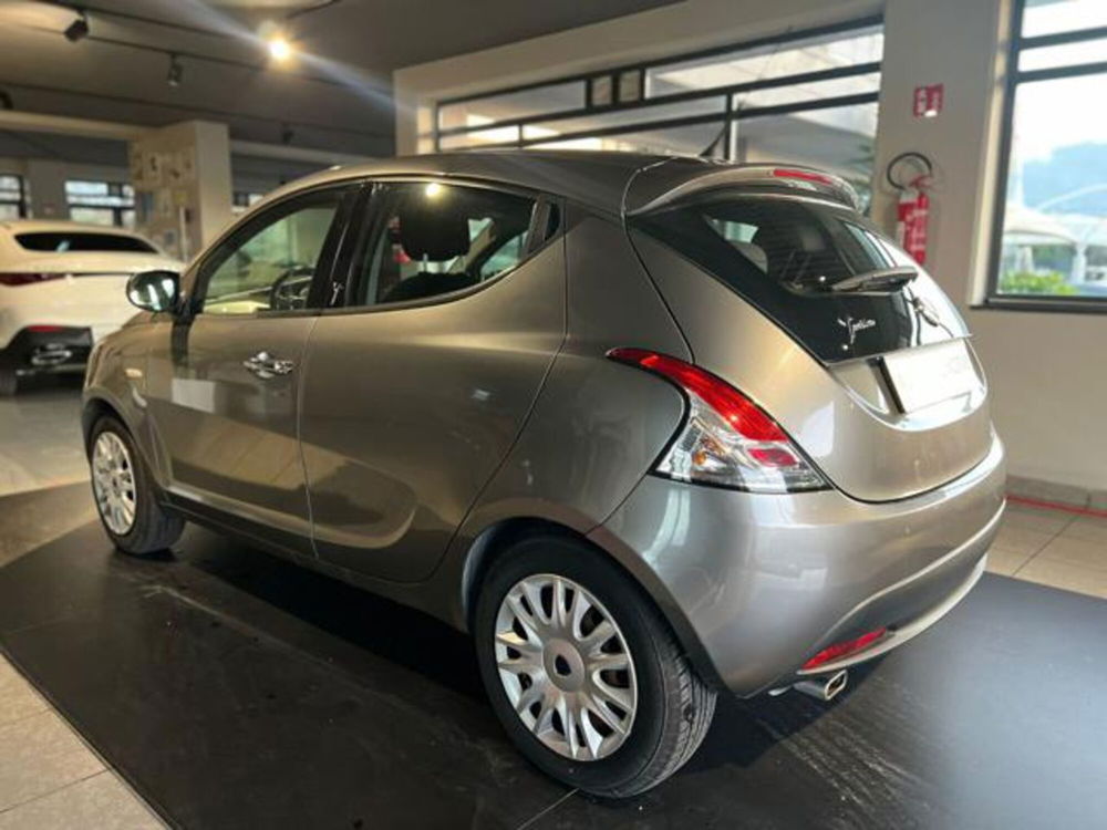 Lancia Ypsilon usata a Napoli (4)