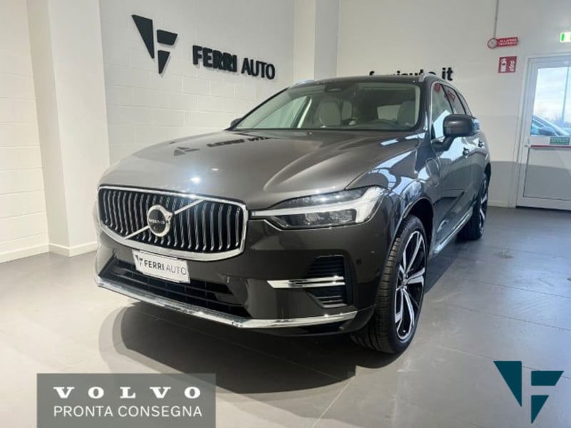 Volvo XC60 B5 AWD automatico Ultimate Bright nuova a Tavagnacco