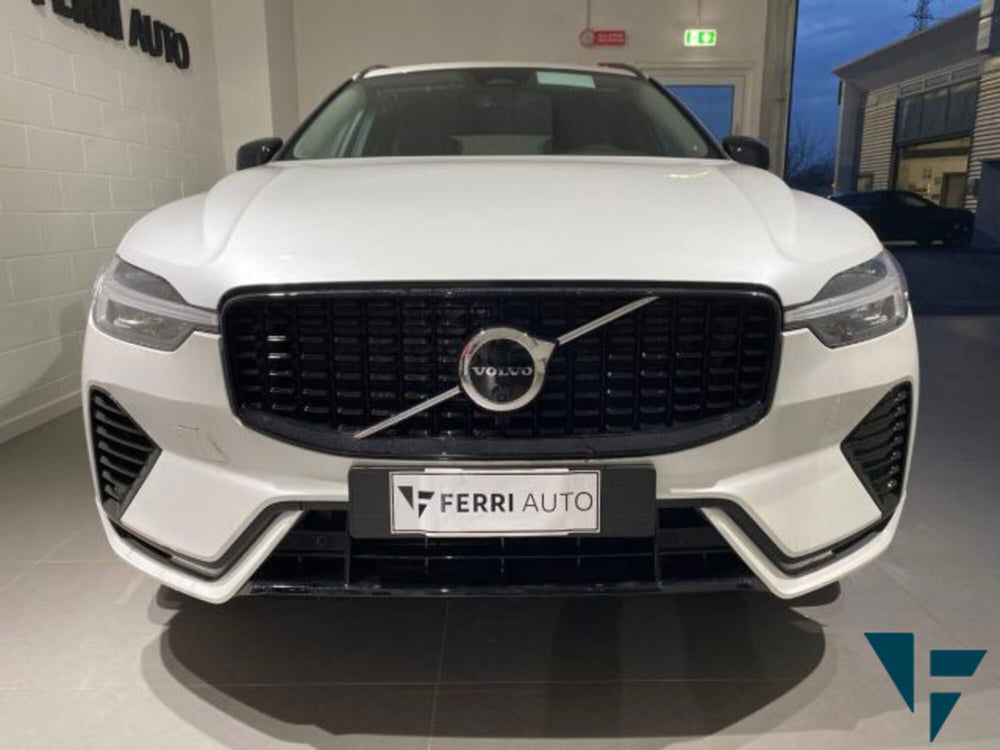 Volvo XC60 nuova a Udine (3)