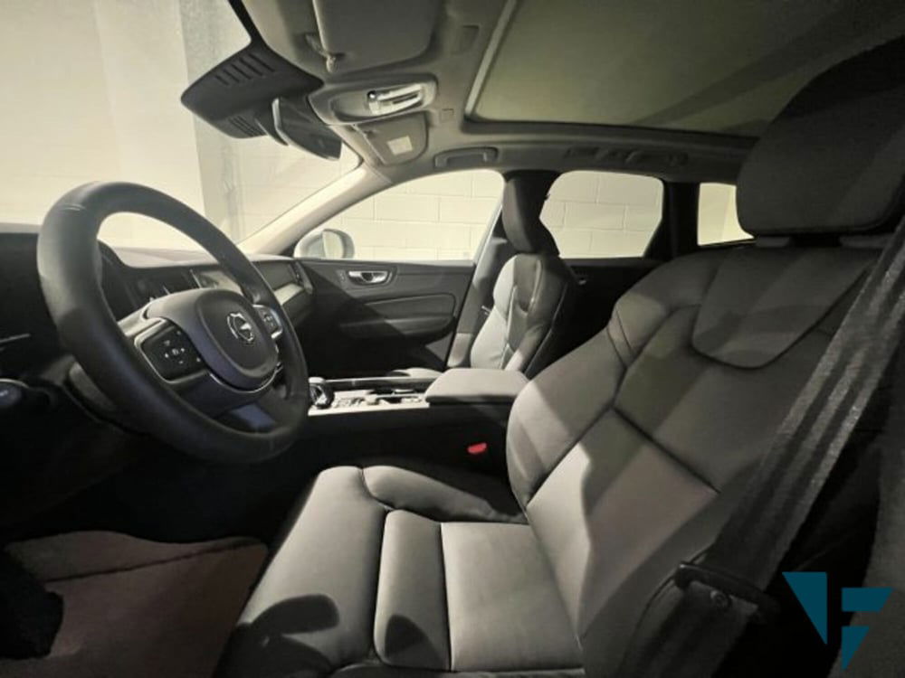 Volvo XC60 nuova a Udine (4)