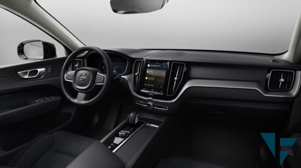 Volvo XC60 nuova a Udine (7)