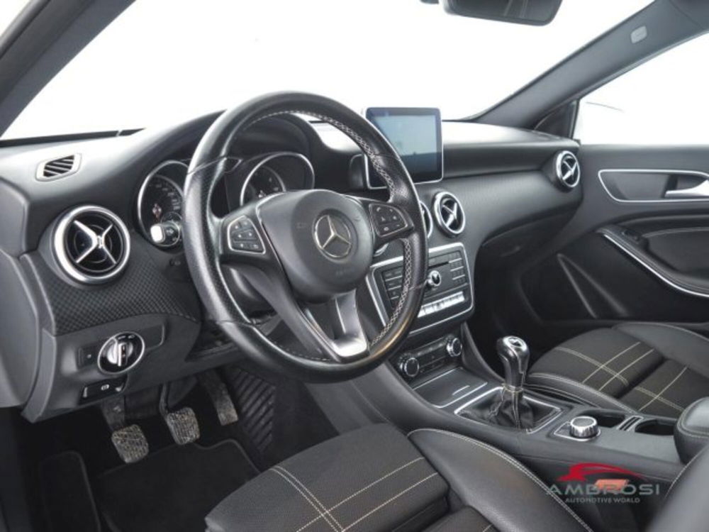 Mercedes-Benz CLA Shooting Brake usata a Perugia (8)