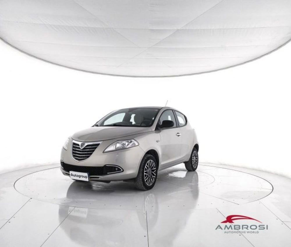 Lancia Ypsilon usata a Perugia