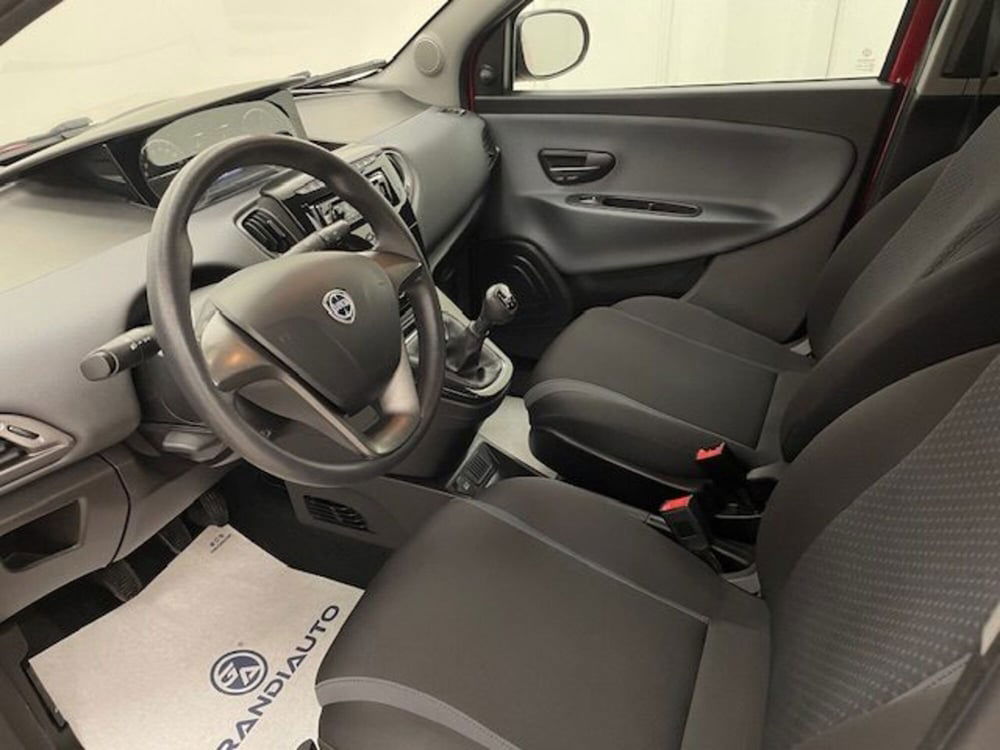 Lancia Ypsilon usata a Alessandria (8)