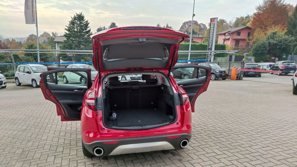 Alfa Romeo Stelvio usata a Como (8)