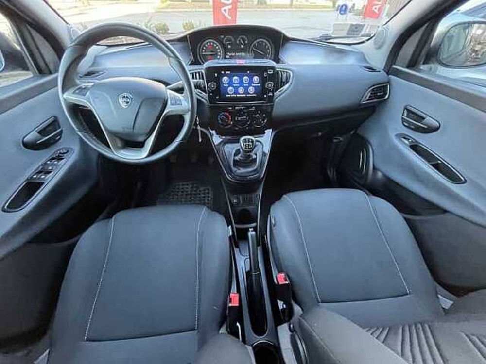 Lancia Ypsilon usata a Venezia (15)