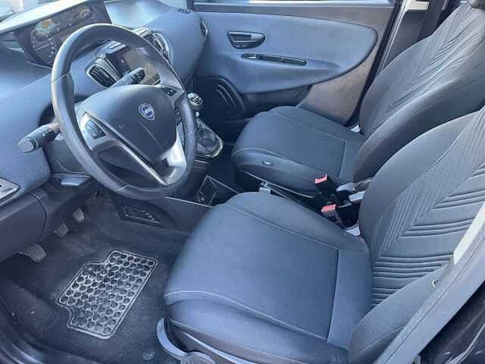 Lancia Ypsilon usata a Venezia (9)