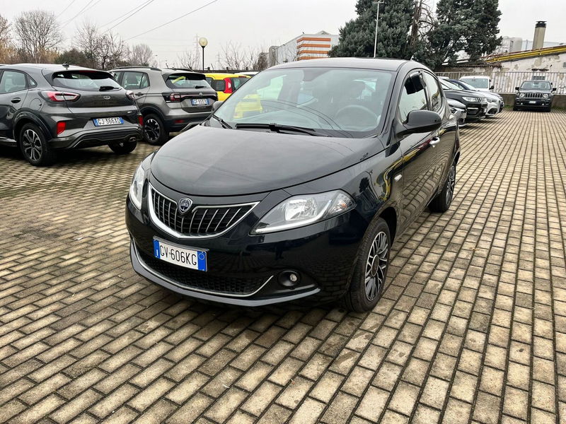 Lancia Ypsilon 1.0 FireFly 5 porte S&amp;S Hybrid Gold Plus del 2024 usata a Milano