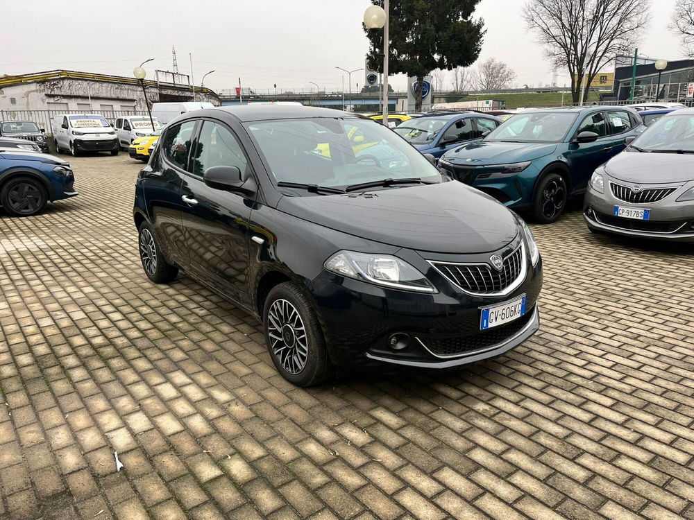 Lancia Ypsilon usata a Milano (2)