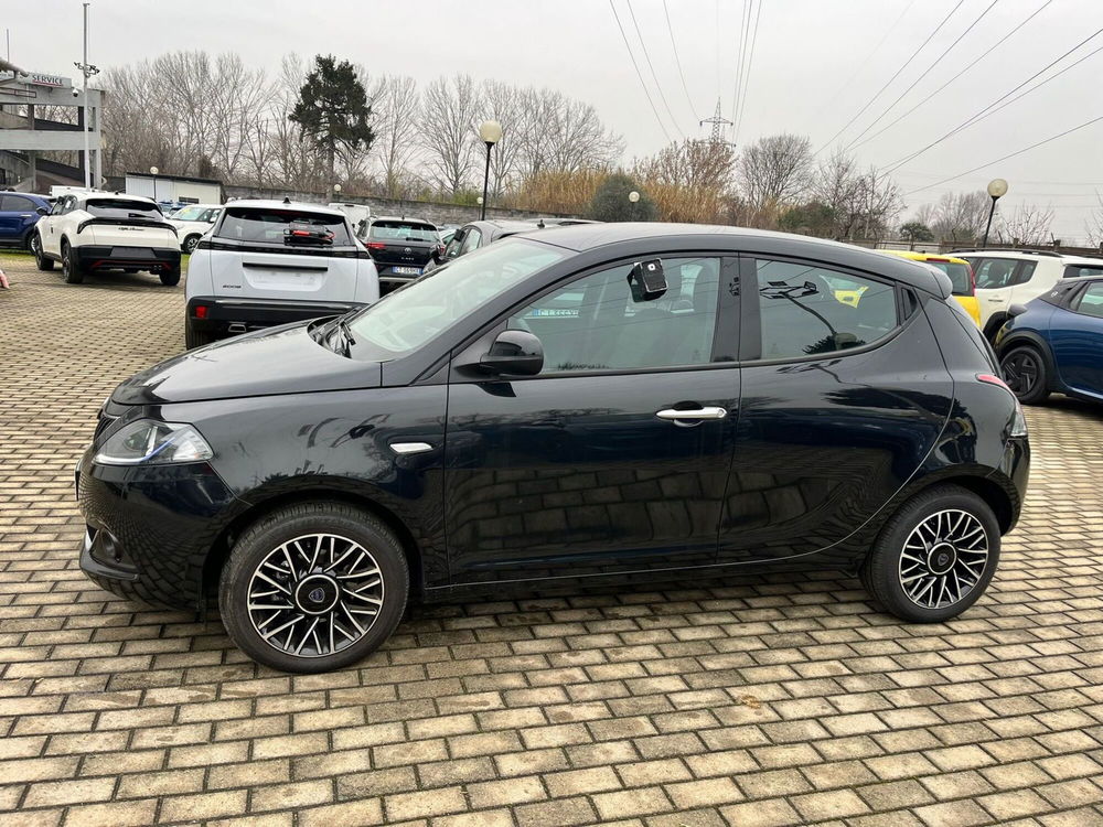 Lancia Ypsilon usata a Milano (3)