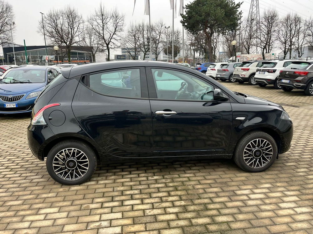 Lancia Ypsilon usata a Milano (4)