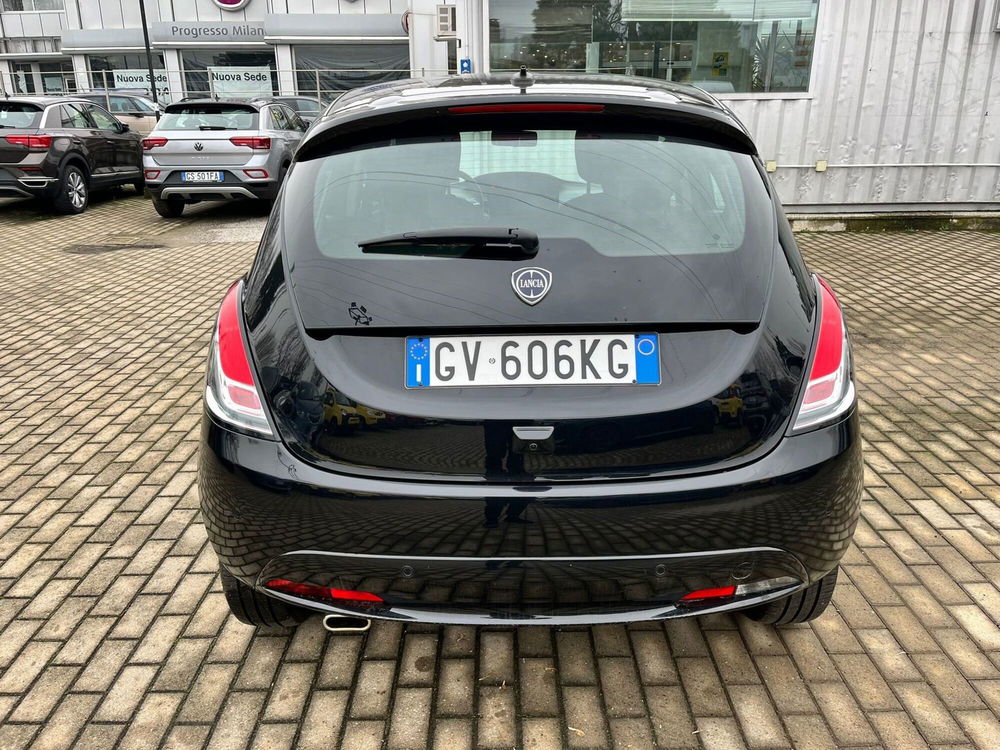 Lancia Ypsilon usata a Milano (7)