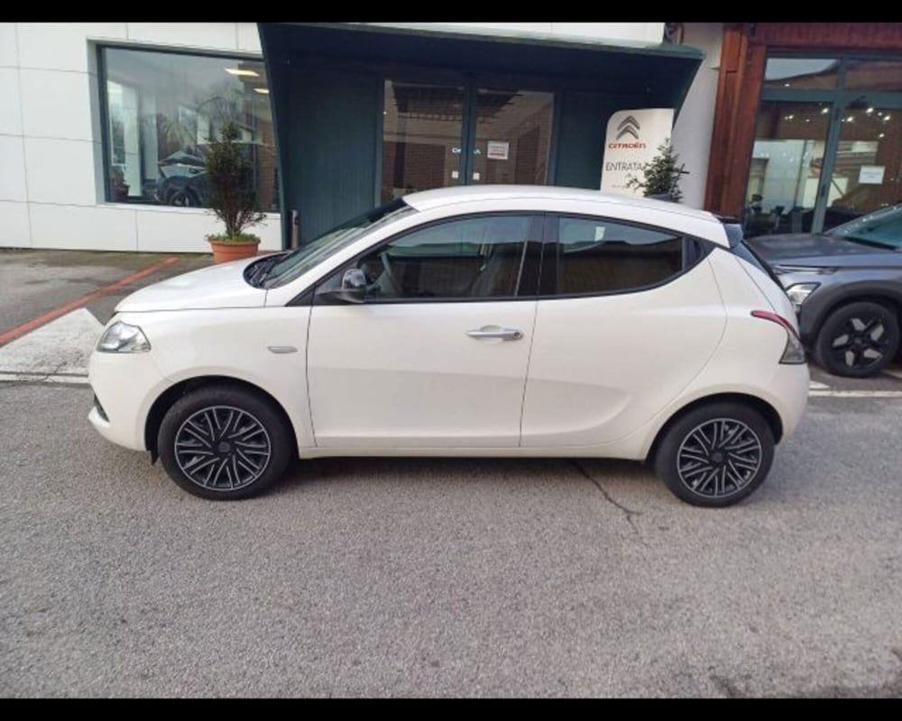 Lancia Ypsilon usata a Potenza (2)