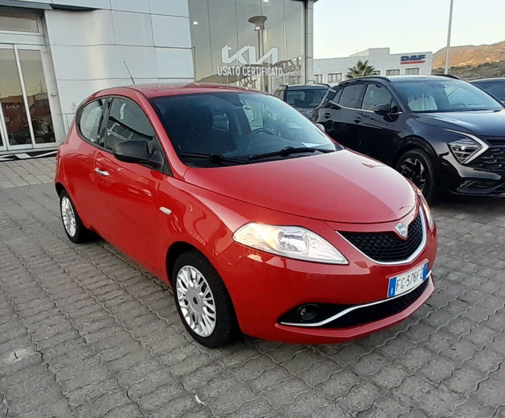 Lancia Ypsilon usata a Cosenza (3)