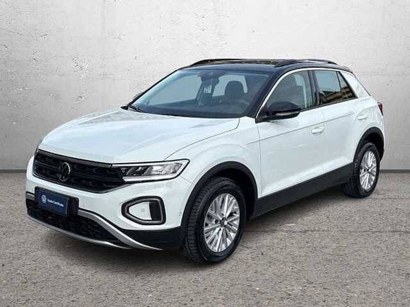 Volkswagen T-Roc 2.0 tdi Life 150cv dsg del 2024 usata a Casoria