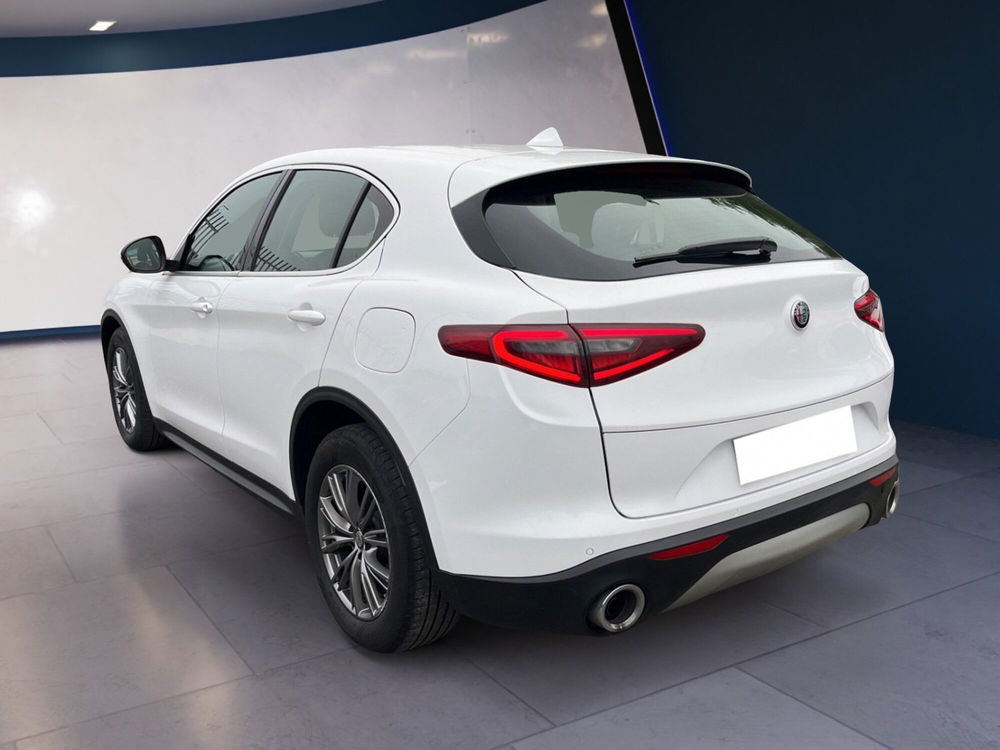 Alfa Romeo Stelvio usata a Torino (5)