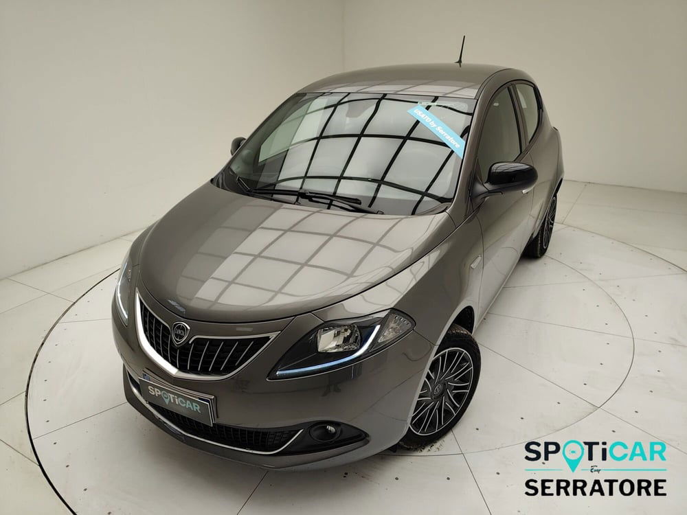 Lancia Ypsilon usata a Como (15)