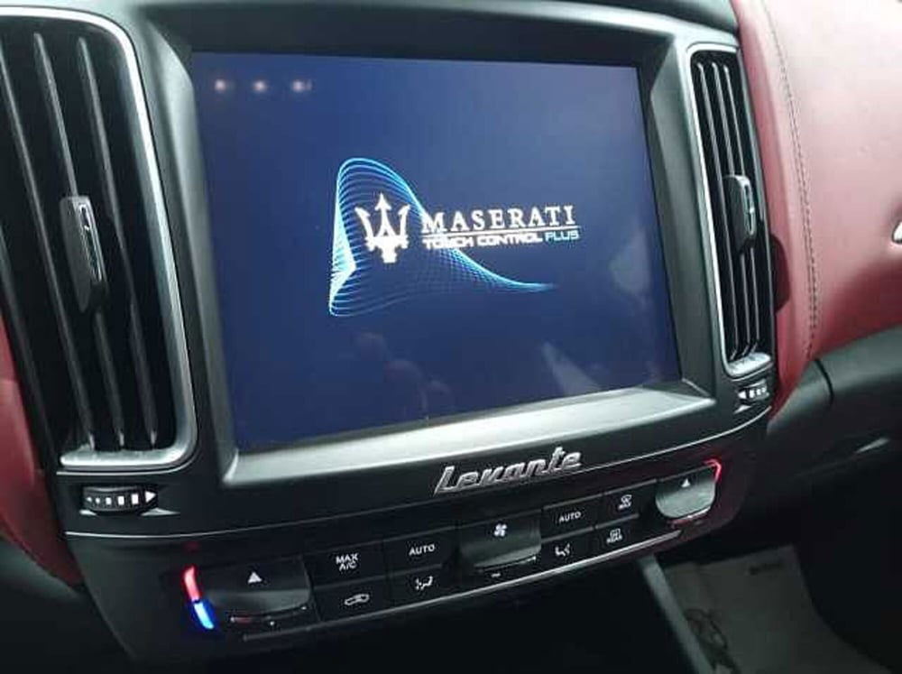 Maserati Levante usata a Lecce (10)