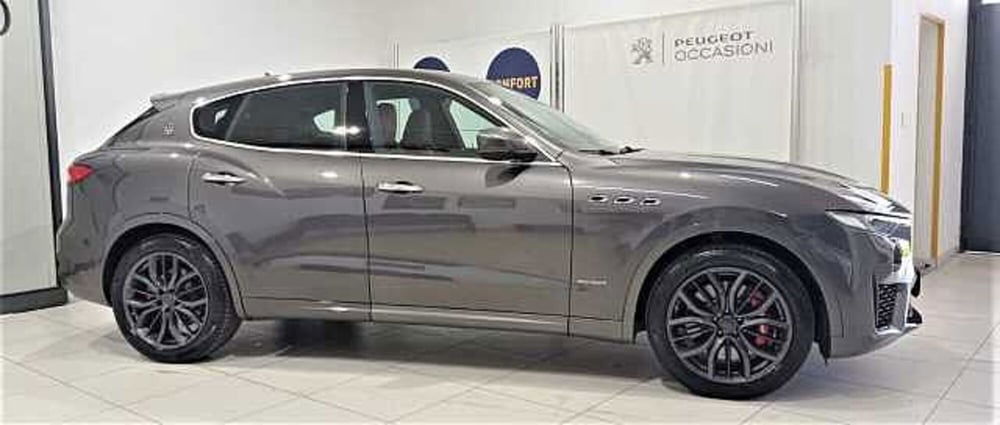 Maserati Levante usata a Lecce (2)