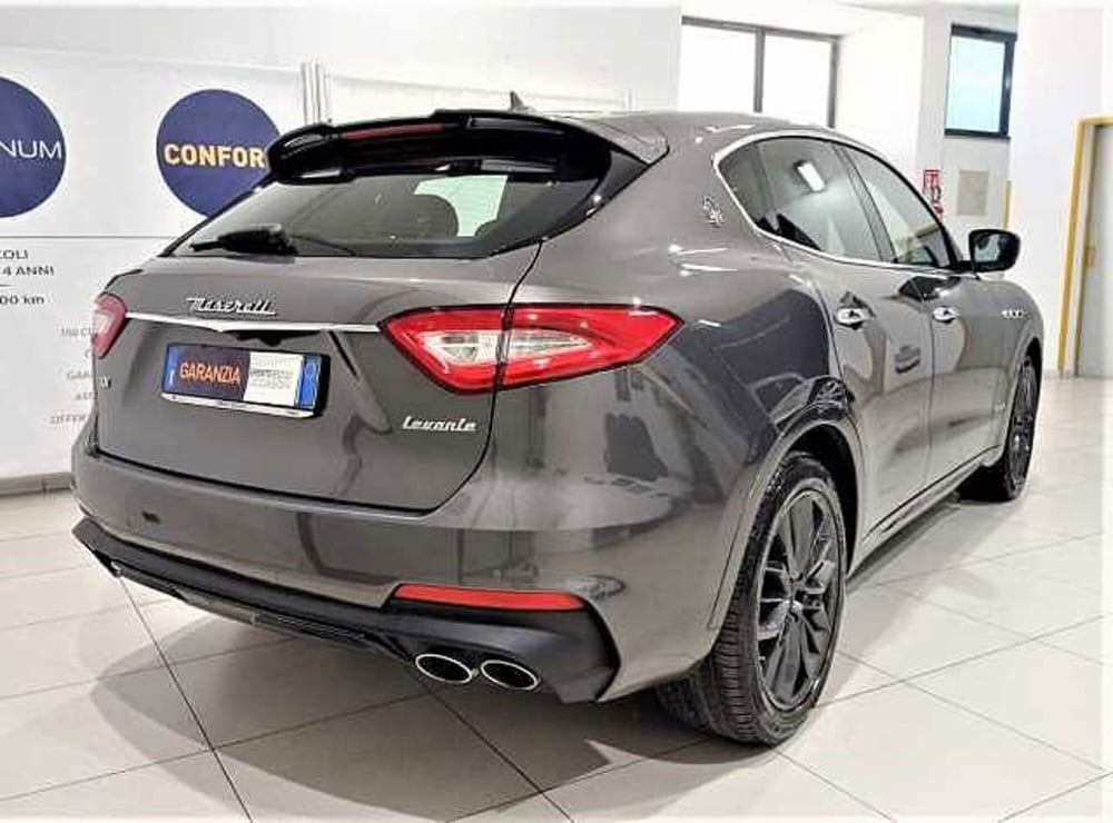 Maserati Levante usata a Lecce (3)