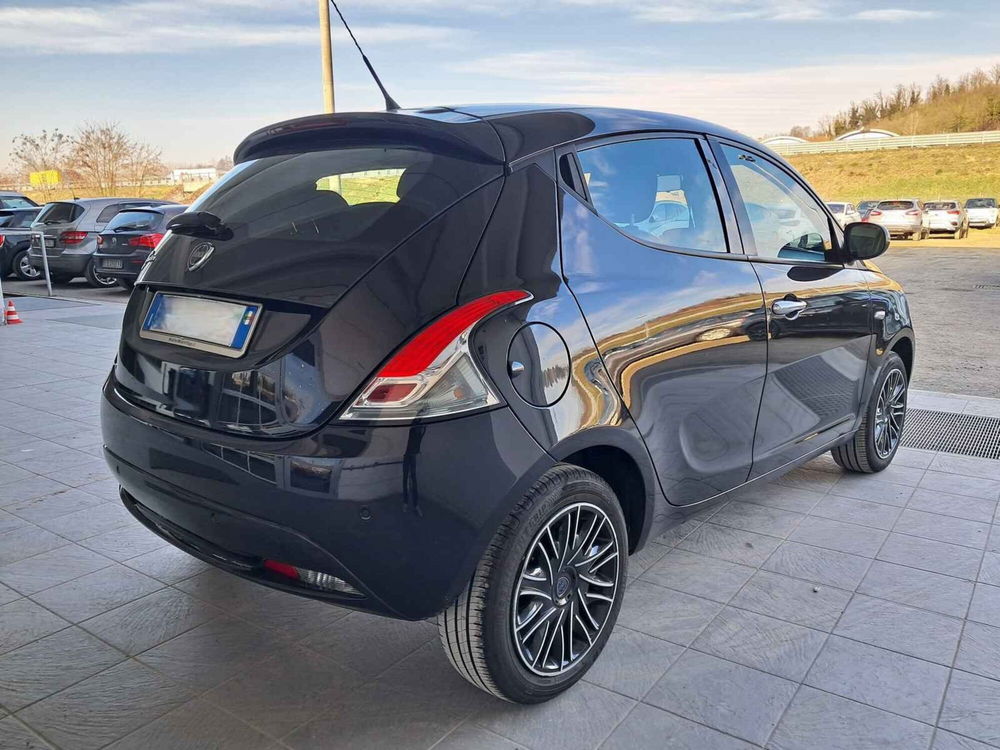 Lancia Ypsilon usata a Asti (4)