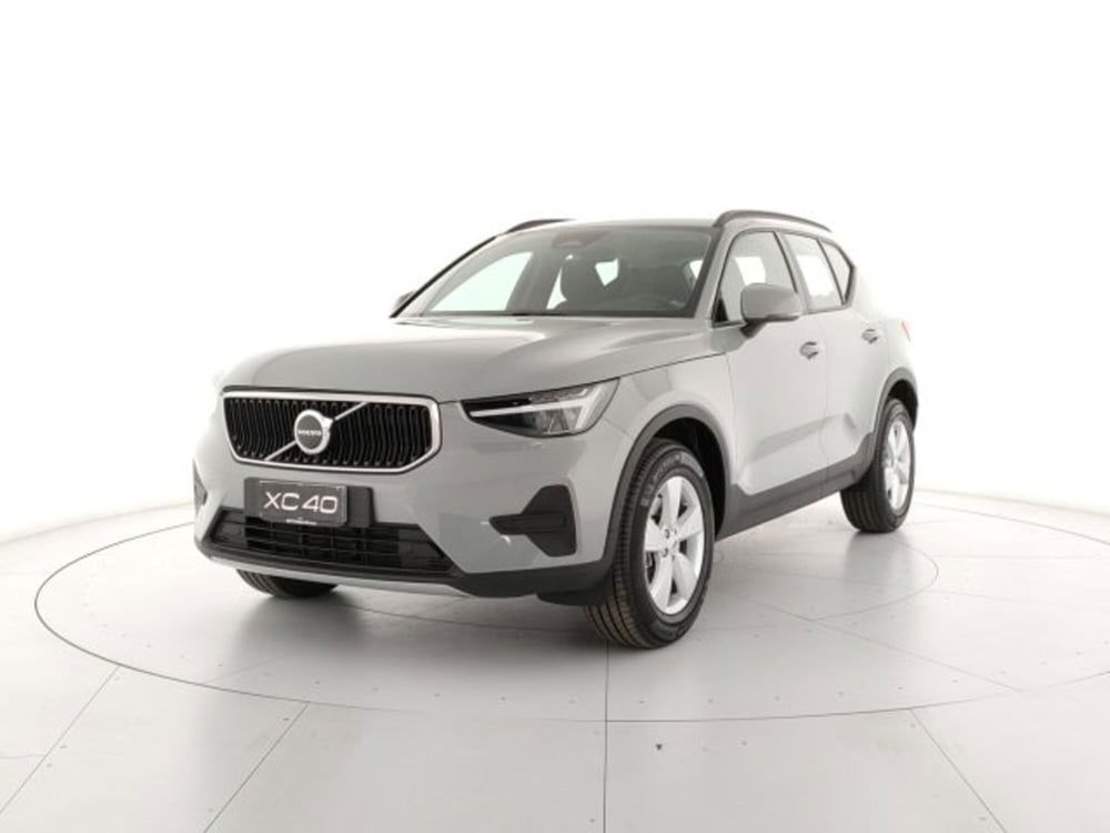 Volvo XC40 nuova a Modena (2)