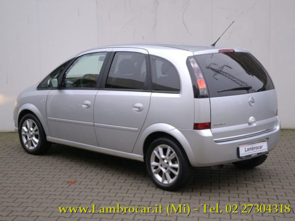 Opel Meriva usata a Milano (15)