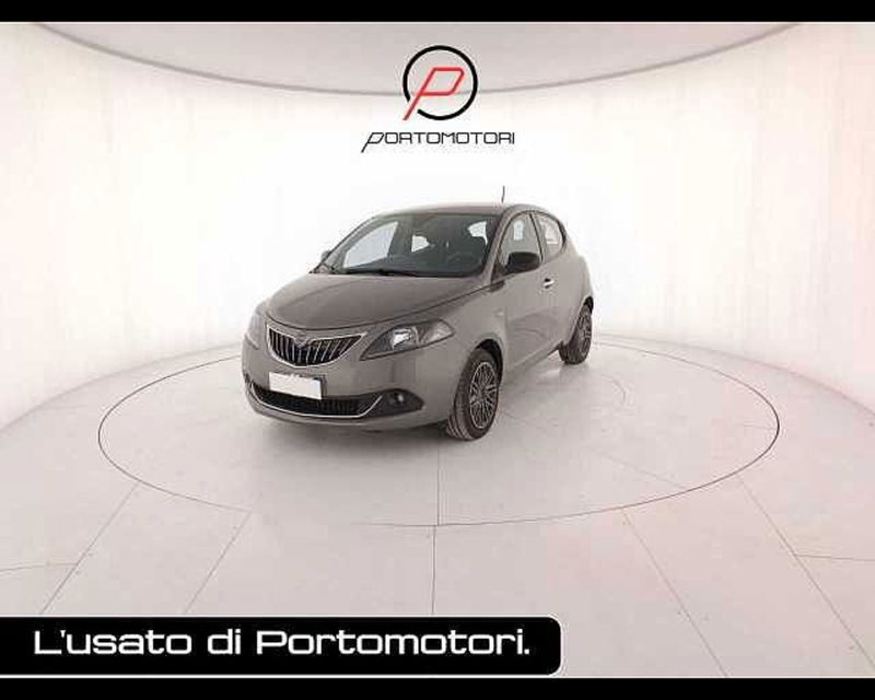 Lancia Ypsilon 1.0 FireFly 5 porte S&amp;S Hybrid Ecochic Gold  del 2023 usata a Portogruaro