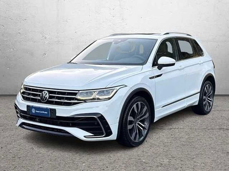 Volkswagen Tiguan 2.0 TDI 150 CV SCR DSG 4MOTION R-Line del 2021 usata a Pozzuoli