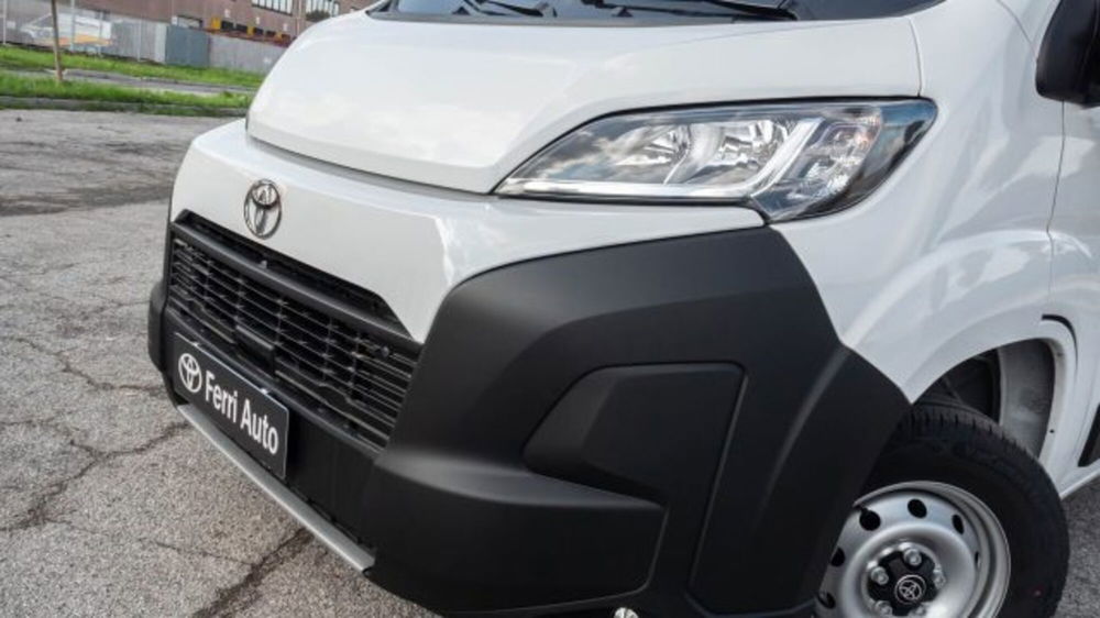 Toyota Proace Max Furgone nuova a Padova (5)