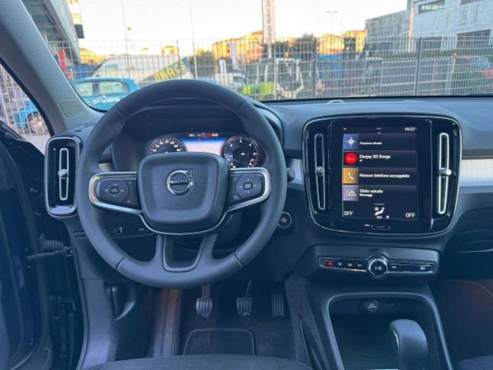 Volvo XC40 usata a Savona (9)