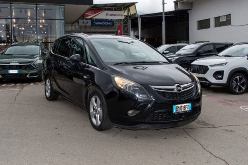 Opel Zafira Tourer usata a Latina