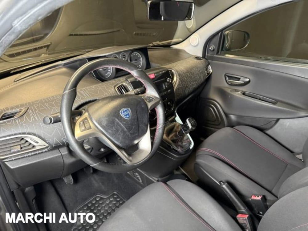 Lancia Ypsilon usata a Perugia (10)