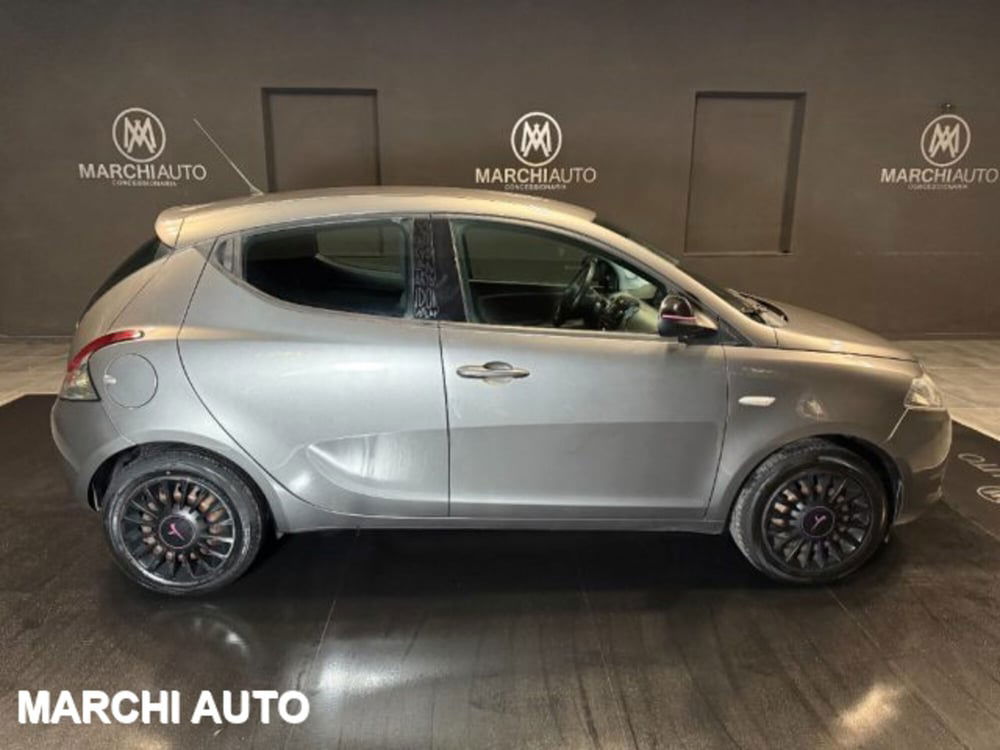 Lancia Ypsilon usata a Perugia (4)