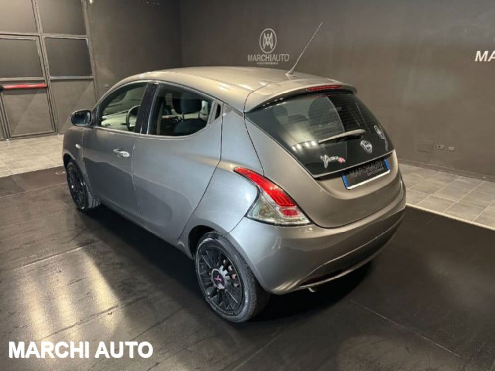 Lancia Ypsilon usata a Perugia (7)