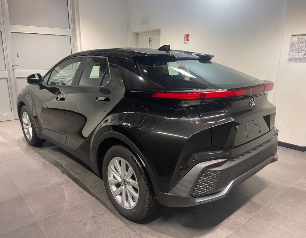 Toyota Toyota C-HR nuova a Ferrara (16)