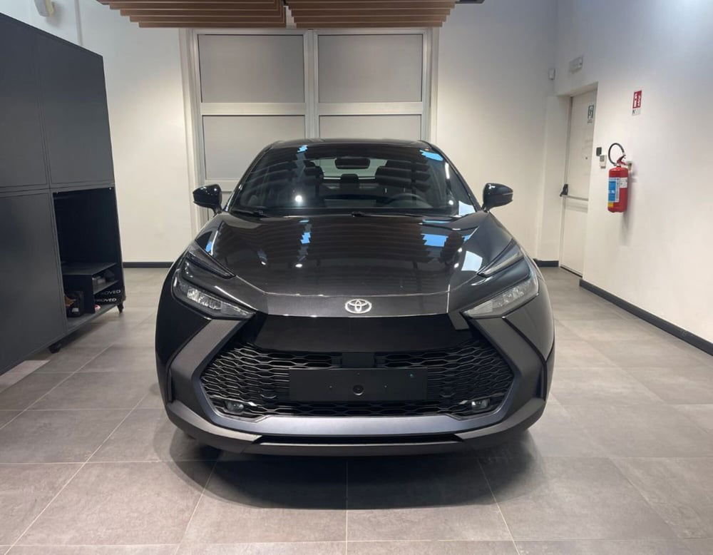 Toyota Toyota C-HR nuova a Ferrara (3)