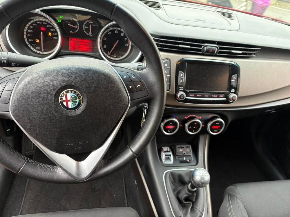 Alfa Romeo Giulietta usata a Torino (9)