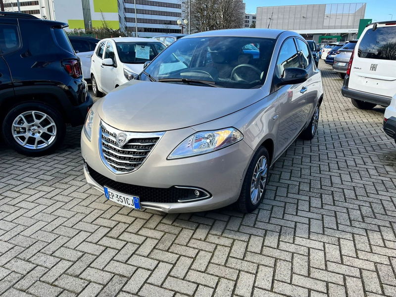 Lancia Ypsilon 1.2 69 CV 5 porte Gold  del 2013 usata a Milano