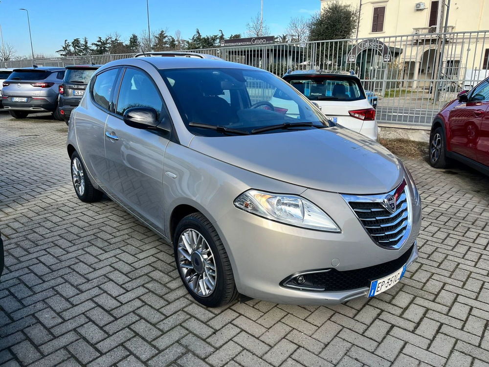 Lancia Ypsilon usata a Milano (2)