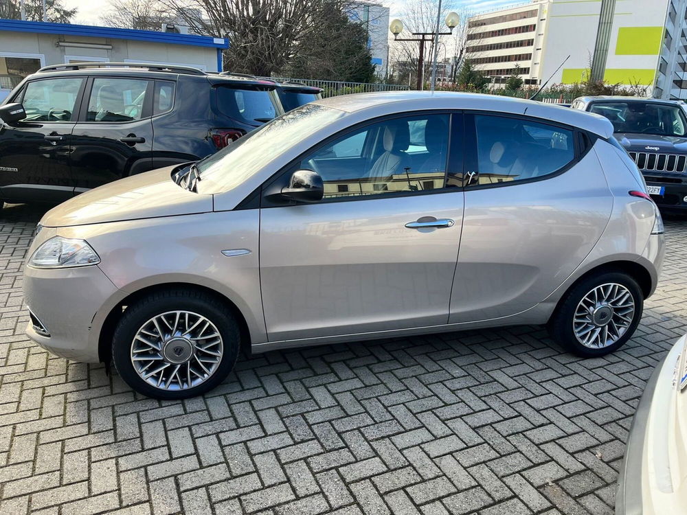 Lancia Ypsilon usata a Milano (3)