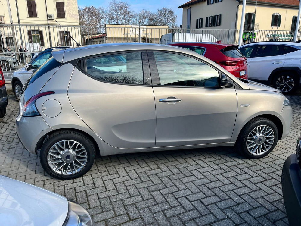 Lancia Ypsilon usata a Milano (4)