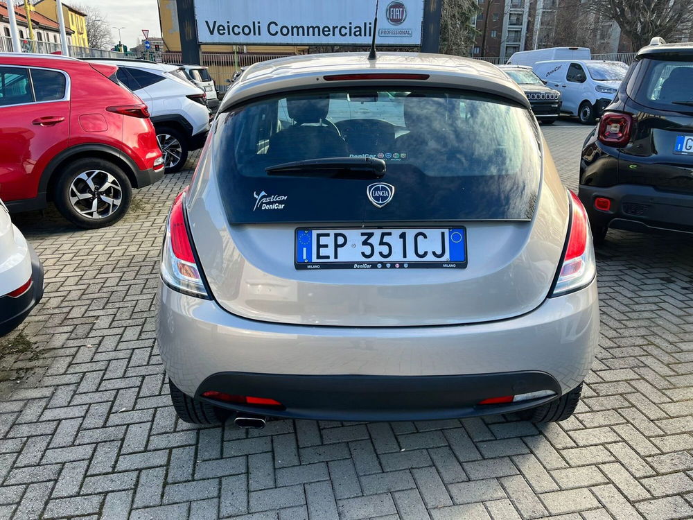 Lancia Ypsilon usata a Milano (7)