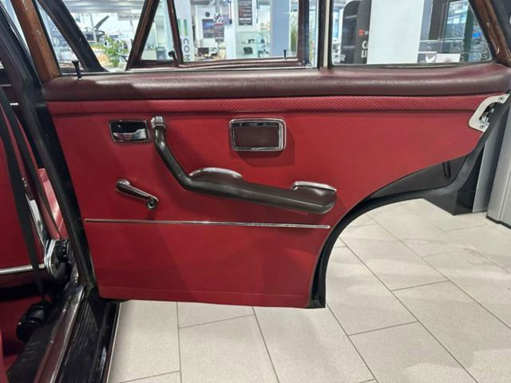 Mercedes-Benz 250 usata a Milano (15)