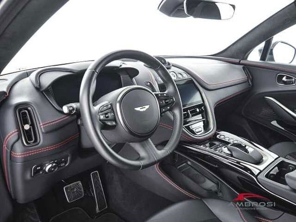 Aston Martin DBX usata a Viterbo (8)