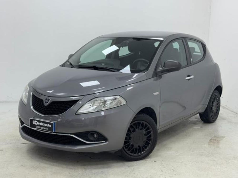 Lancia Ypsilon usata a Como