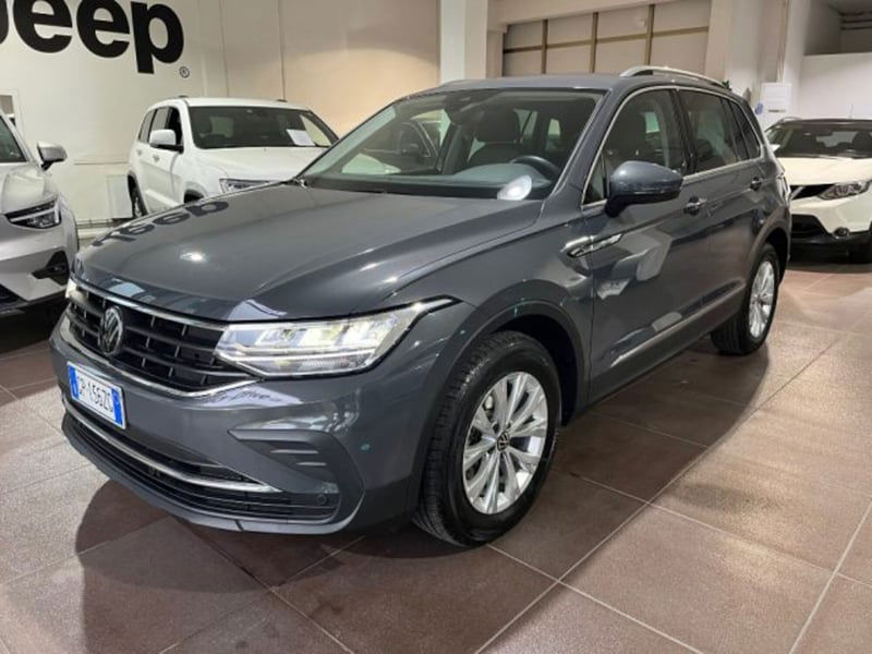 Volkswagen Tiguan Allspace 2.0 tdi R-Line 150cv dsg del 2023 usata a Sassuolo