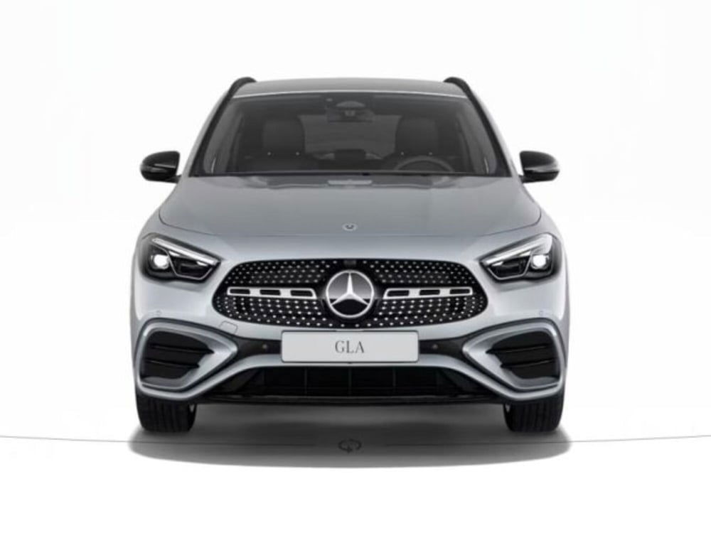 Mercedes-Benz GLA SUV nuova a Verona (3)